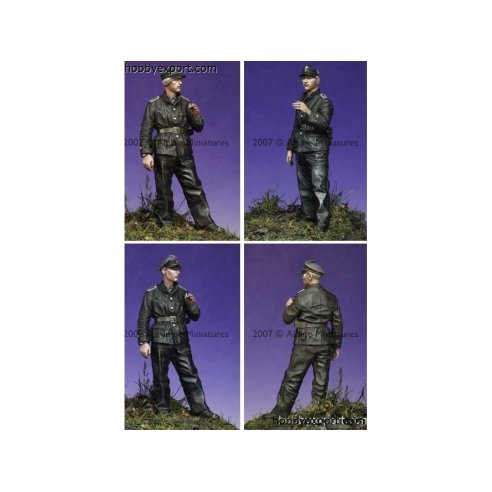 Alpine Miniatures   	1 35 KIT (MAQUETTE) SS PANZER NCO 1, 19441945 DIFFERENT HEADS INCL.