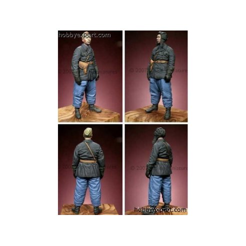 Alpine Miniatures   	1 35 KIT (MAQUETTE) RUSSIAN TANK CREWMAN, WWII DIFFERENT HEADS INCL.