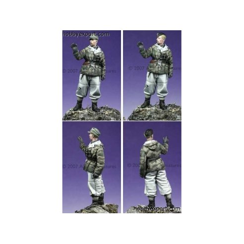 Alpine Miniatures   	1 35 KIT (MAQUETTE) PANZER CREW NCO, WINTER WWII DIFFERENT HEADS INCL.